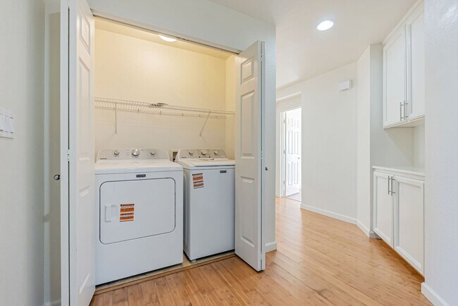 Building Photo - Freshly Renovated Single-Family Home for Rent