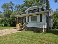 Building Photo - 2 Bedroom / 2 Bath with Bonus Room