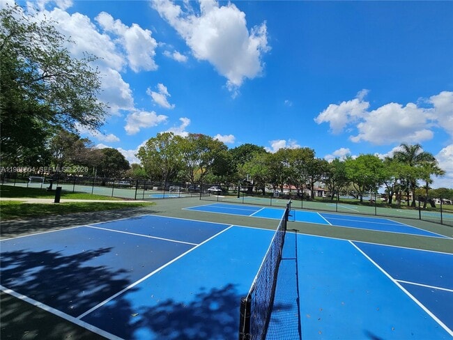 Building Photo - 4279 Greenbriar Ln