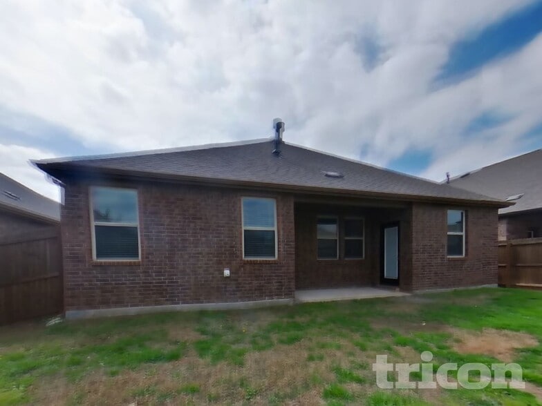 Building Photo - 11201 Klondike Ln