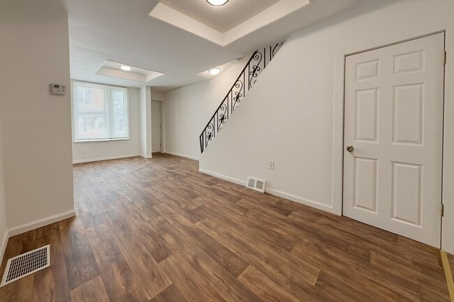 Building Photo - Spacious 3BR Home in Point Breeze Near Parks & Broad Street