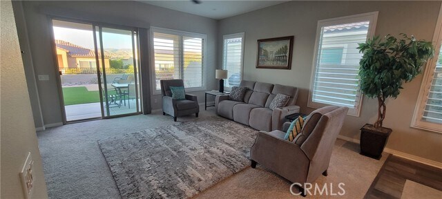 Building Photo - 82 Burgundy