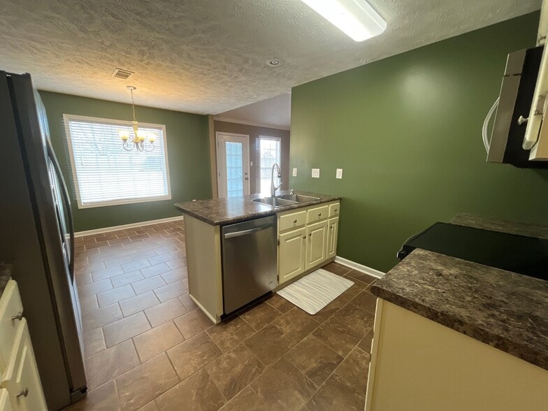 Building Photo - 612 Gettysburg Dr