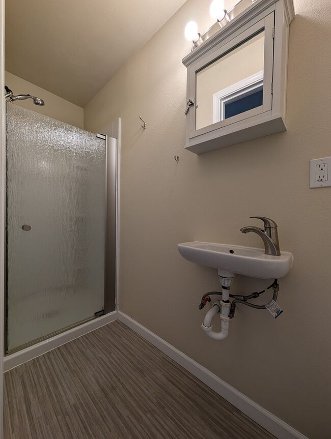Building Photo - Nice 1-Bedroom, 1-Bath Apartment In Downtown Springfield!