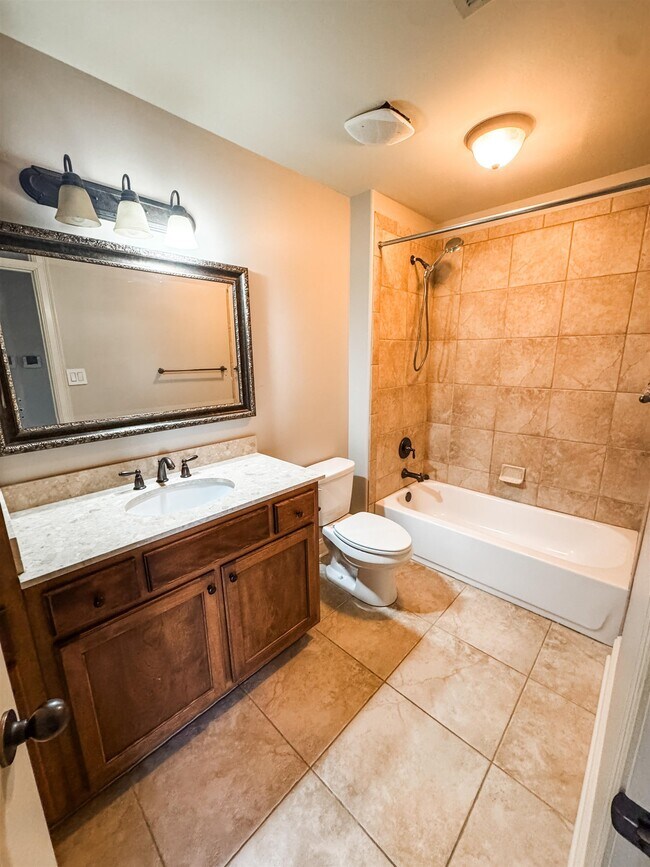 Building Photo - 713 Briston Ln