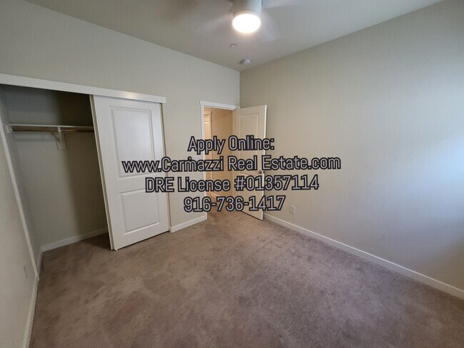 Building Photo - 3224 Finch Ln