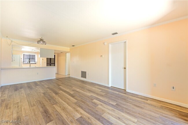 Building Photo - 4790 S Cleveland Ave