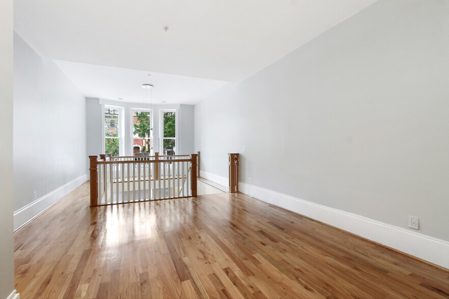 Staircase/Foyer-2 - 836 Park Ave