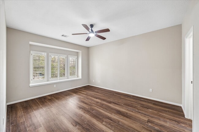 Building Photo - 123 N Concord Forest Cir