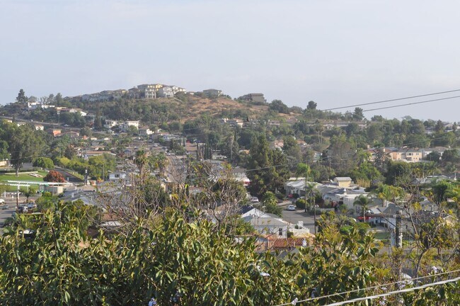 Building Photo - La Mesa Detached 4Br/2BA located in Academ...