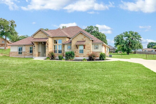 Building Photo - "Charming 4-Bed Oasis with Granite Touches & Cozy Fireplace in Floresville!"