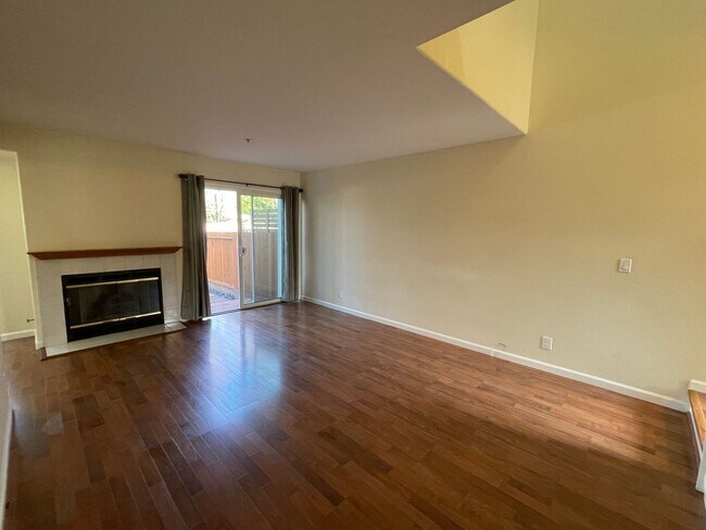 Building Photo - 1803 Carneros Cir