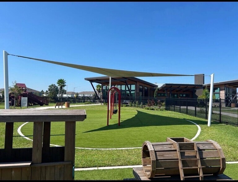 Building Photo - 5489 Elmview Xing