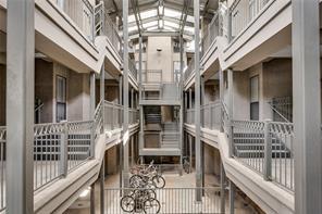 Building Photo - 1906 Robbins Pl