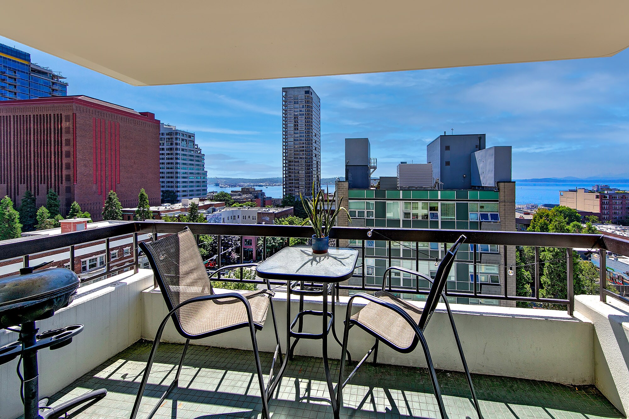 Possibly the largest view deck in Seattle (6' x 12') - 2201 3rd Ave