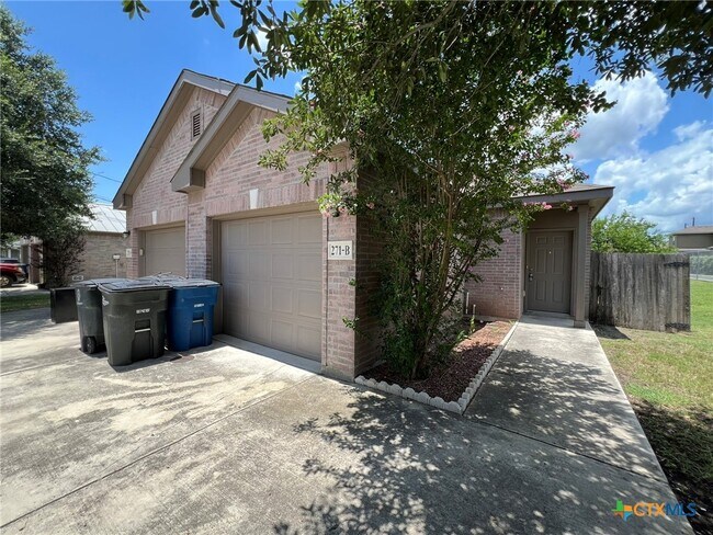 Building Photo - 271 Rosalie Dr