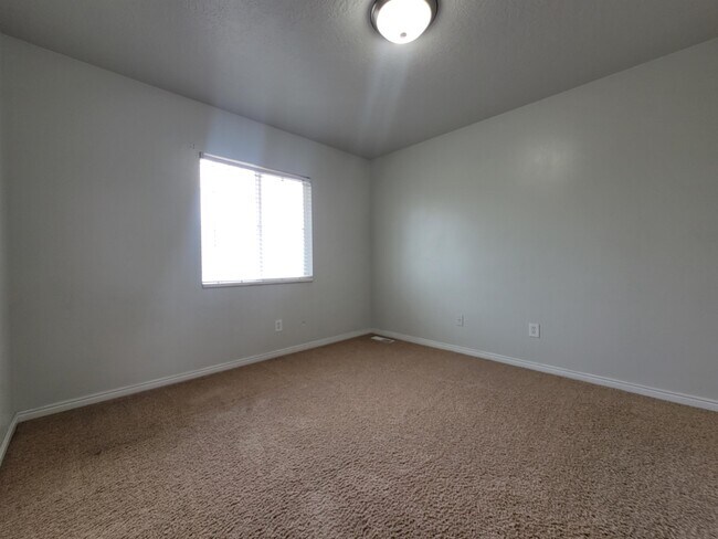 Building Photo - 3080 Finsbury Ln