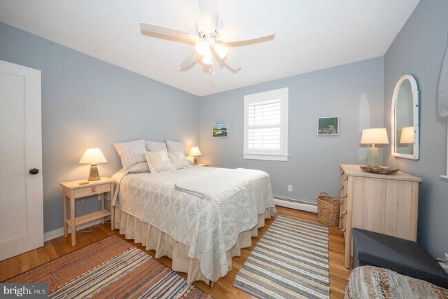 Building Photo - 533 Monument Ave