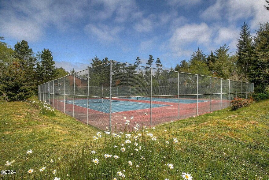 Little Whale Cove outdoor courts - 335 SW Midden Reach