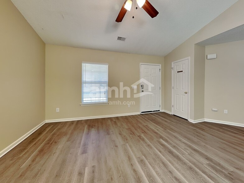 Building Photo - 537 Beverly Dr