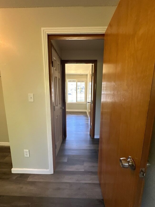 Building Photo - 4321 Myrtlewood Dr