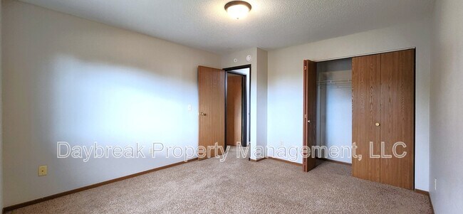 Building Photo - 1210 34th Ave S