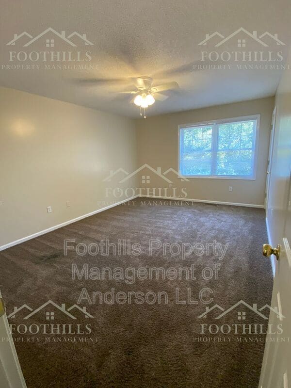 Building Photo - 101 Heatherbrook Ct