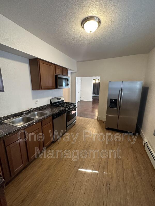 Building Photo - 1317 11th Ave