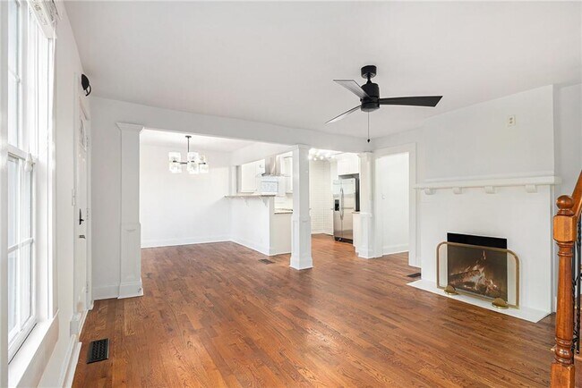 Building Photo - 1719 Flat Shoals Rd SE