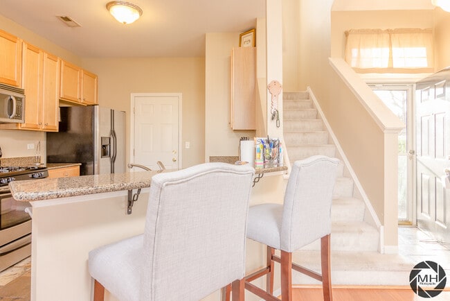 Building Photo - 577 Pinebrook Dr