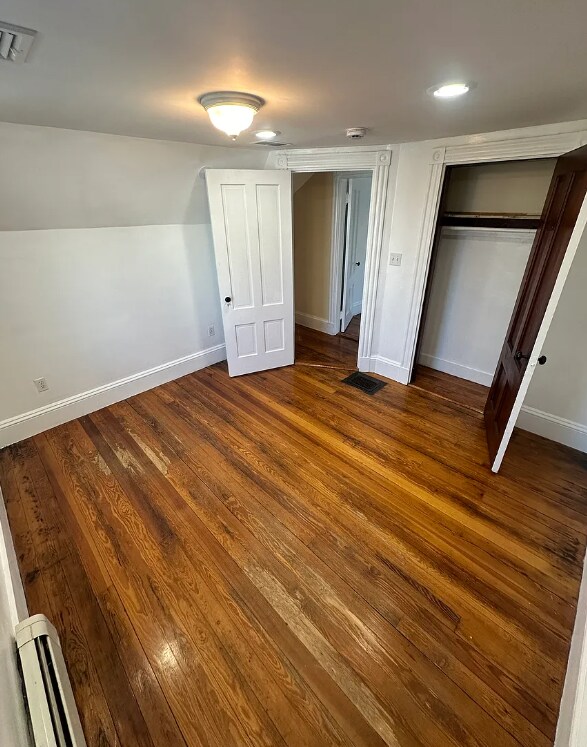 Building Photo - 28 Montfern Ave