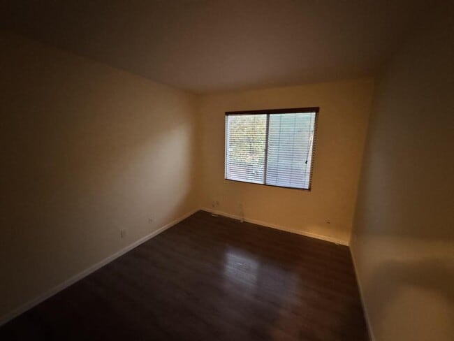 Building Photo - 3688 Pintail Dr