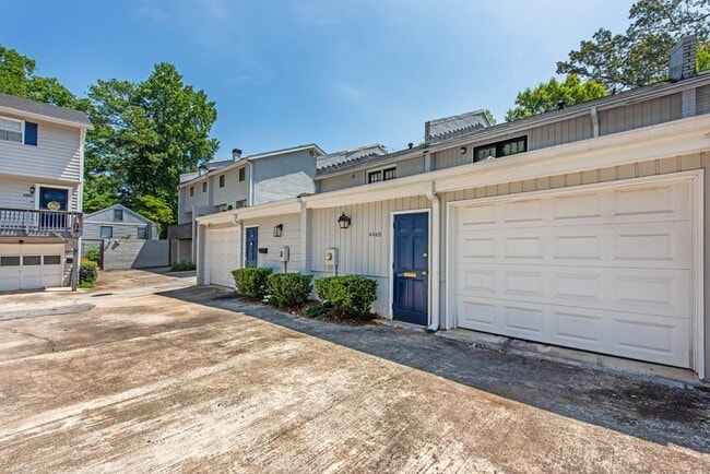 Building Photo - 408 Sycamore Dr