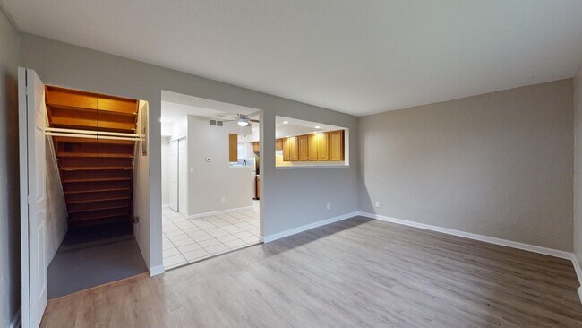 Building Photo - 630 Abbe Rd S