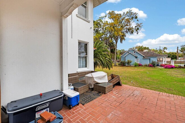 Building Photo - 1015 Union St