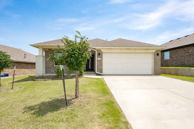 Building Photo - 3 Bedroom 2 Bath House for Lease!!