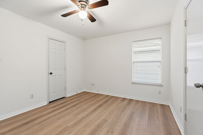 Building Photo - 5315 Barleycorn Ln