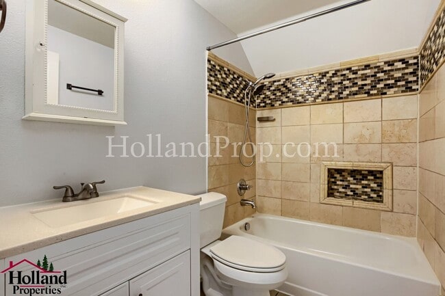 Building Photo - 6860 SW 188th Ave