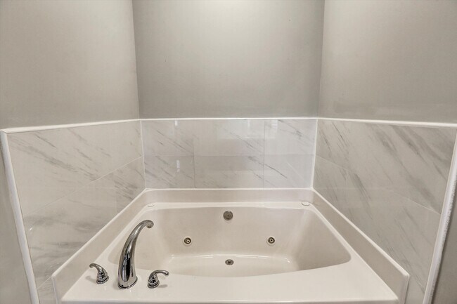 Building Photo - 2849 Jordan Oaks Ln