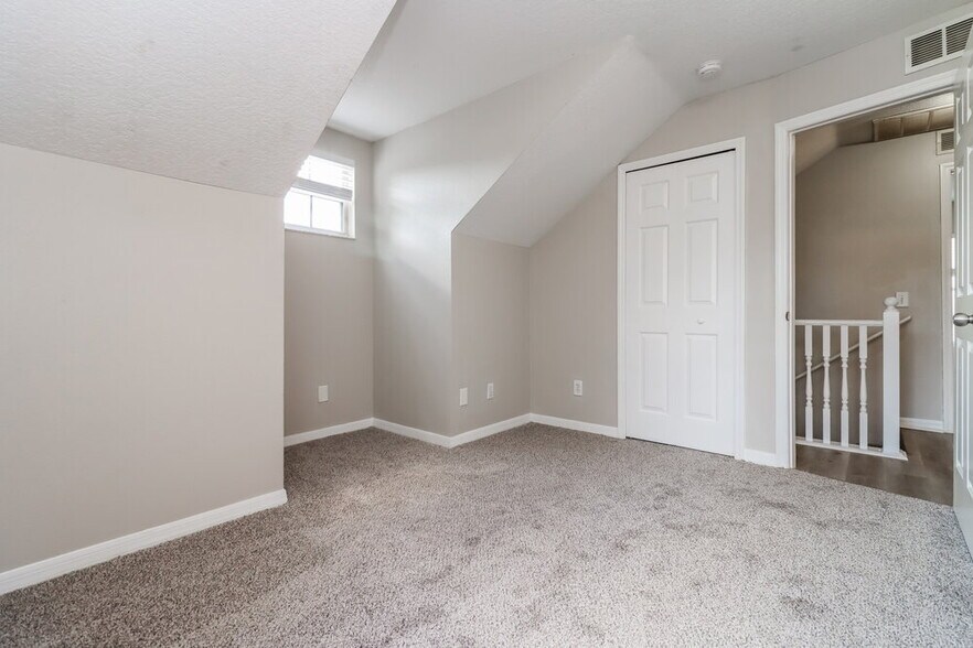 Building Photo - 1806 Horsechestnut Ct
