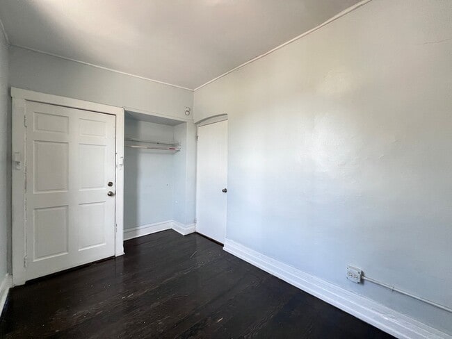 Building Photo - 8856 S Lowe Ave