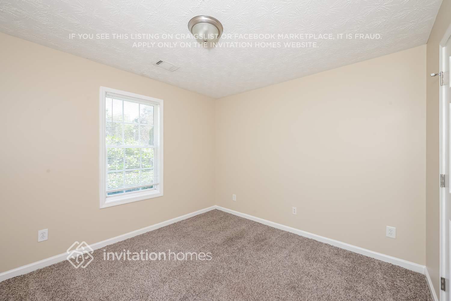 Building Photo - 2990 Lenora Springs Dr