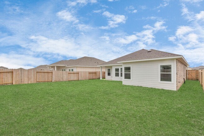 Building Photo - The Maple – Spacious Design, Exceptional L...