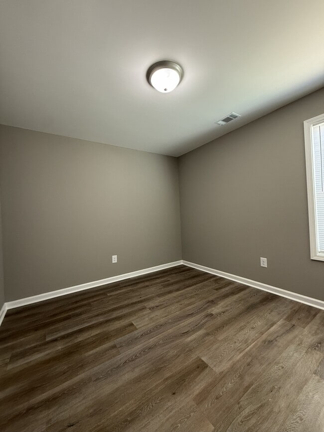 Building Photo - 174 Charlotte Cir