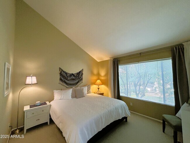 Building Photo - 10055 E Mountainview Lake Dr