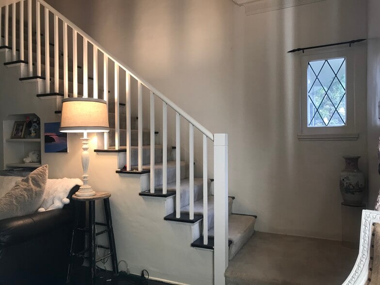 Unit 2 - Sample - 10461 Ashton Ave