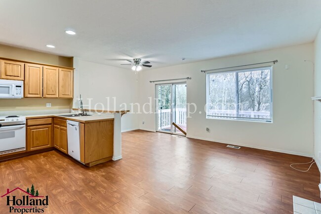 Building Photo - Beautiful 3-Bedroom Home in Hillsboro – Pr...