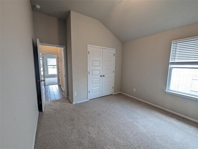 Building Photo - 212 Rollingwood Dr