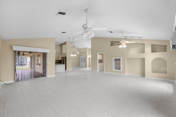 Building Photo - 5777 NW Eskimo Cir