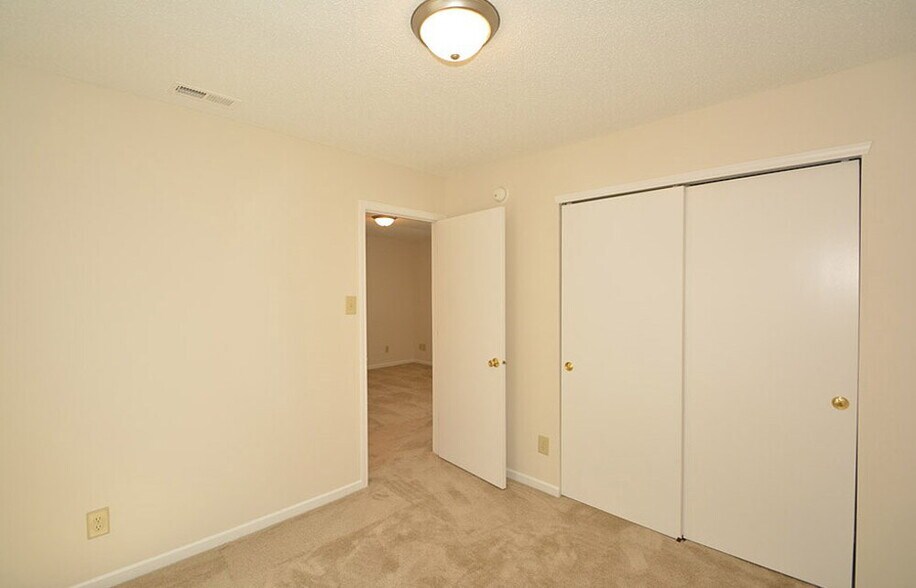 Building Photo - 12162 Maize Dr